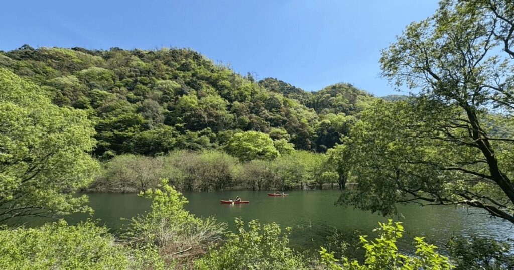湖 アウトドア キャンプ デイキャンプ 自然